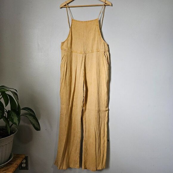 NEW WITH TAGS BDG URBAN OUTFITTERS YELLOW CRINKLED JUMPSUIT OVERALL SIZE L - Picture 1 of 16